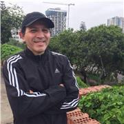 Profesor con estudios en ciencias del deporte en la univ. Upch. Con experiencia durante 28 años brinda las clases a todo nivel de enseñanza